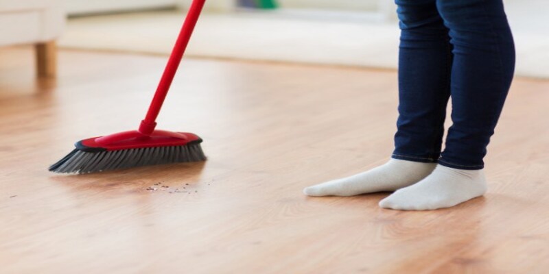 Sổ mơ lô đề về giấc mơ thấy quét nhà